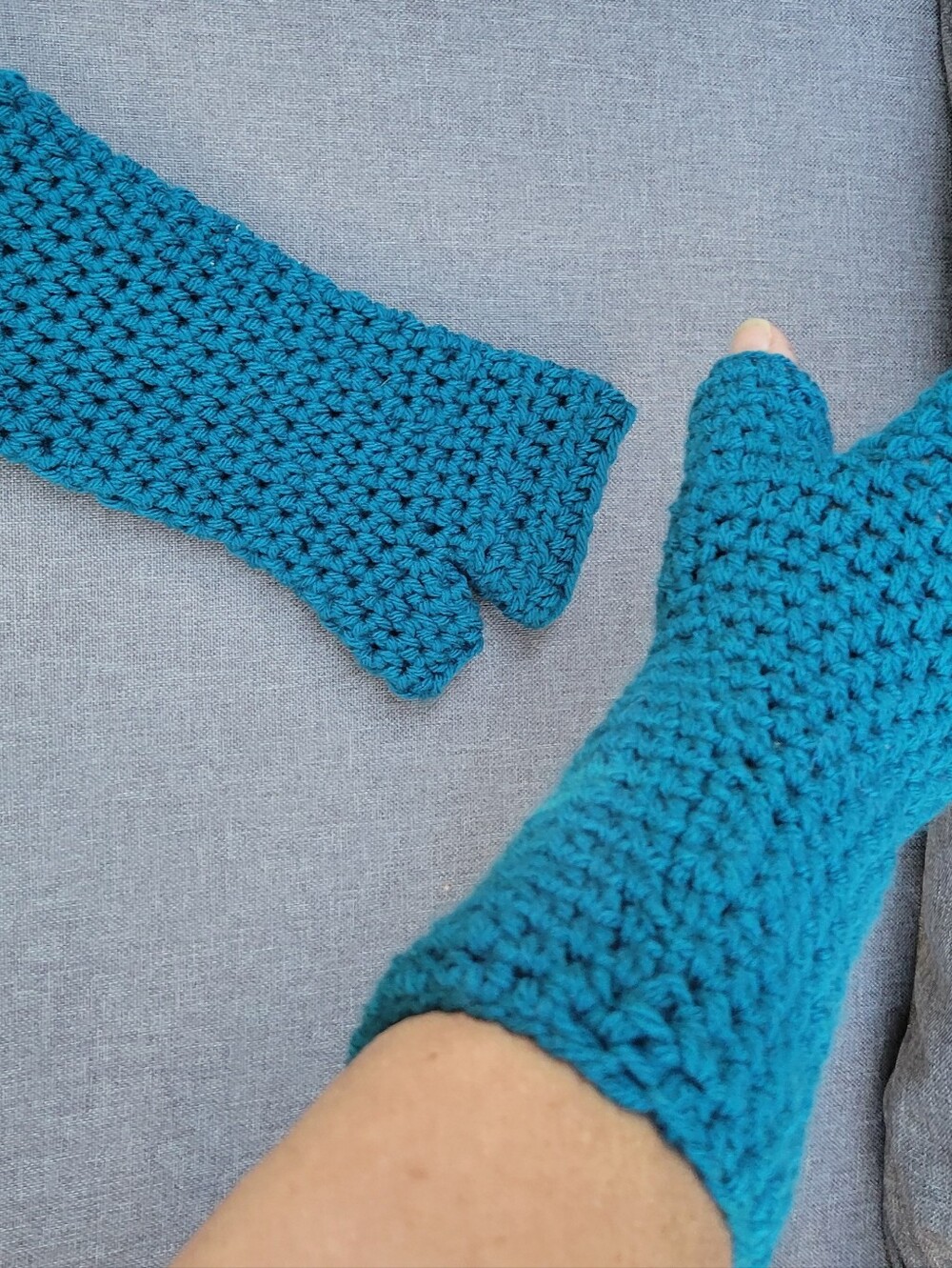 Cozy Teal Crochet Fingerless Gloves - Women Accessories